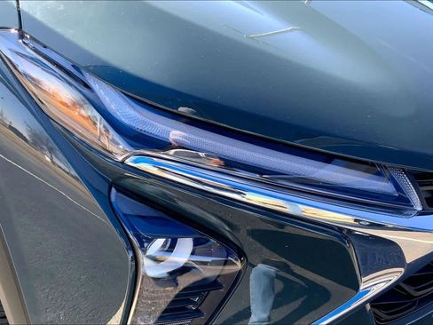 Certified 2025 Chevrolet Trax LT w/ Driver Confidence Package image 28