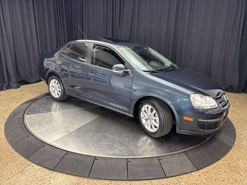 Used 2010 Volkswagen Jetta SE image 12