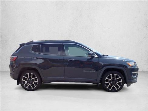 Used 2018 Jeep Compass Limited w/ Safe & Security Group FWD image 4