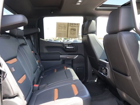 Used 2020 GMC Sierra 1500 AT4 w/ AT4 Premium Package AWD/4WD image 11
