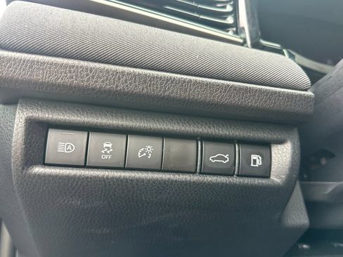 Used 2025 Toyota Camry LE AWD/4WD image 33