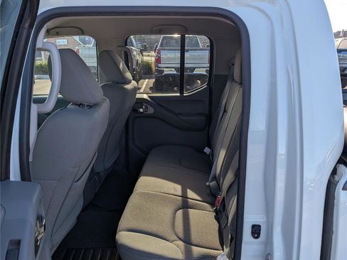 Used 2019 Nissan Frontier SV image 14