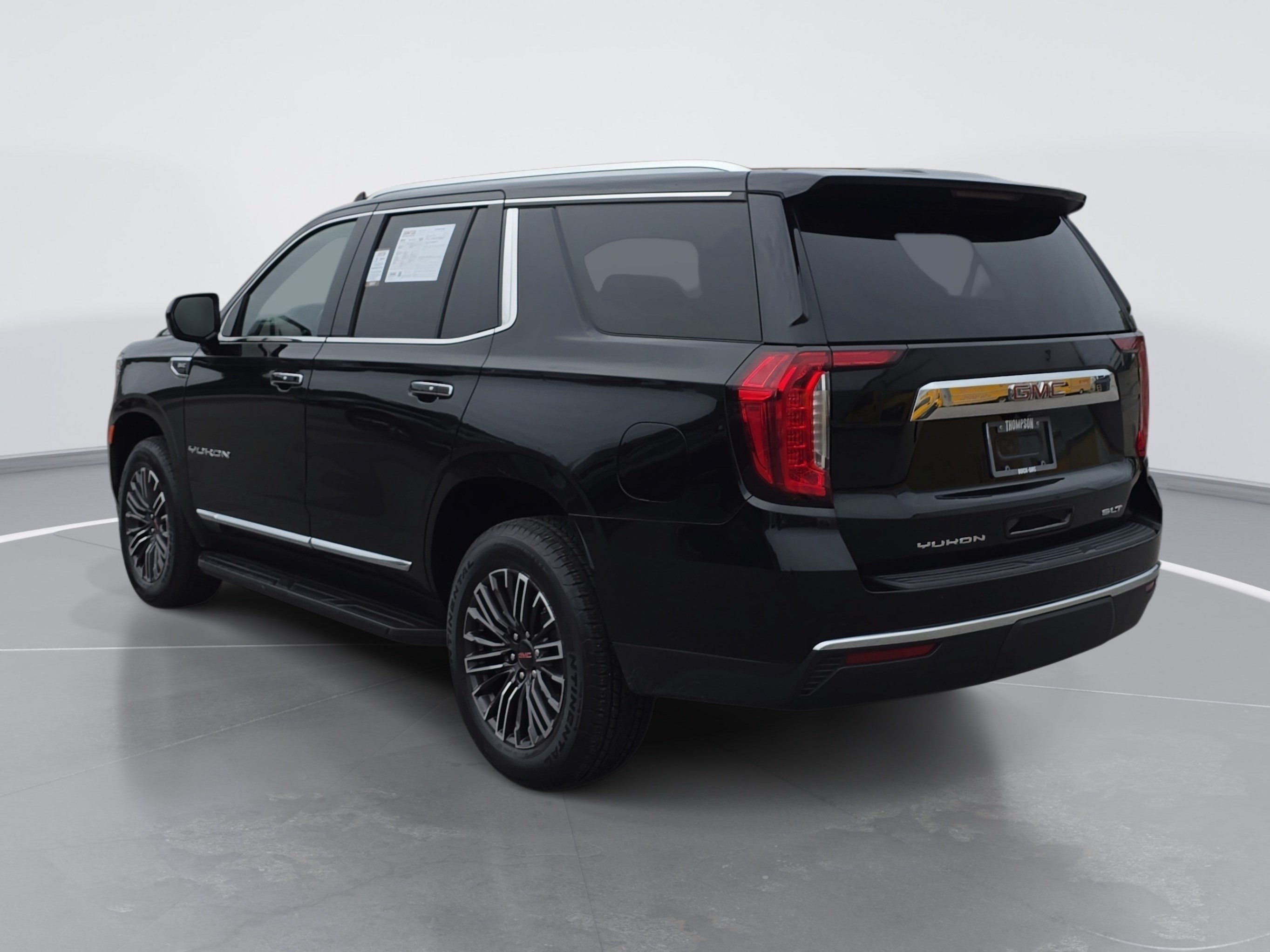 Used 2024 GMC Yukon SLT AWD/4WD image 5