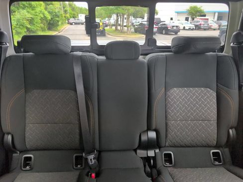 Used 2025 Jeep Gladiator Mojave w/ Convenience Group AWD/4WD image 30