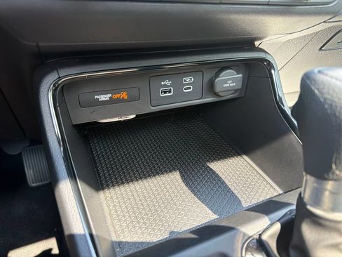Certified 2025 Honda CR-V EX image 31