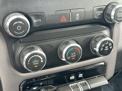 Used 2024 RAM 3500 Big Horn AWD/4WD image 18
