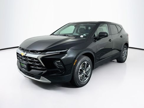 Used 2025 Chevrolet Blazer LT AWD/4WD image 3