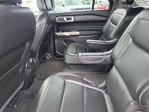 Certified 2022 Ford Explorer XLT w/ Equipment Group 202A RWD image 12