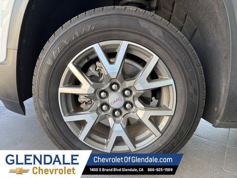 Used 2023 GMC Acadia SLE image 20