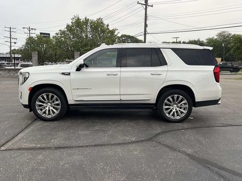 Used 2022 GMC Yukon Denali AWD/4WD image 2
