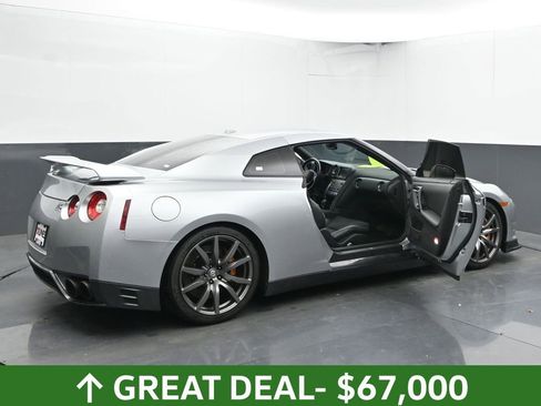 Used 2012 Nissan GT-R Premium image 60