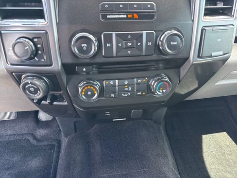 Used 2017 Ford F150 XLT w/ Heavy-Duty Payload Package AWD/4WD image 20