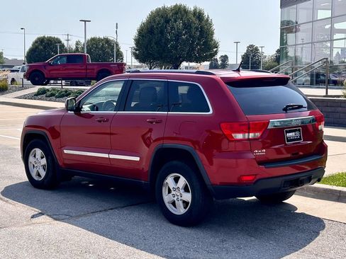 Used 2011 Jeep Grand Cherokee Laredo w/ Security & Convenience Group AWD/4WD image 4
