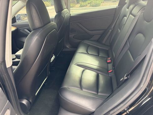 Used 2019 Tesla Model 3 Long Range image 10