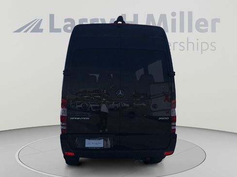 Used 2018 Mercedes-Benz Sprinter 2500 image 4