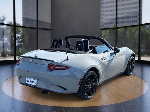 Certified 2024 MAZDA MX-5 Miata Club image 3