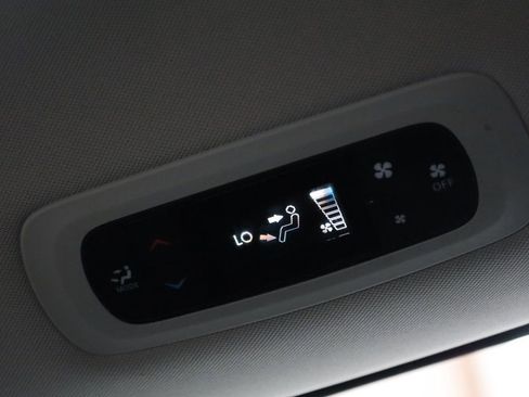 Used 2017 Chrysler Pacifica LX w/ Tire & Wheel Group image 28