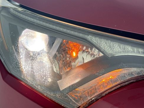 Used 2018 Toyota RAV4 Adventure image 37