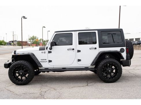 Used 2017 Jeep Wrangler Unlimited Sport w/ Quick Order Package 24S AWD/4WD image 5