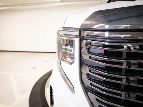 Used 2024 GMC Sierra 1500 Denali Ultimate AWD/4WD image 13