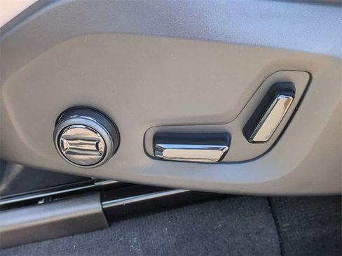 Used 2026 Volvo XC90 B6 Plus w/ Protection Package Premier image 15