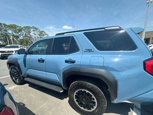 Used 2025 Toyota 4Runner TRD Off-Road Premium AWD/4WD image 4