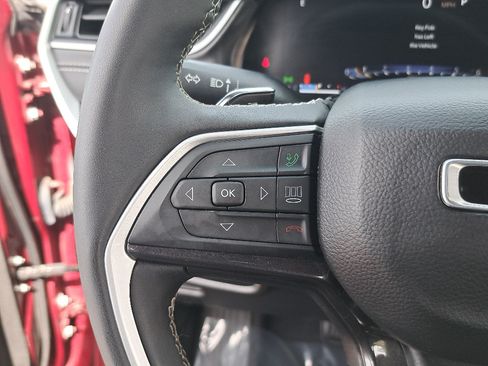 Certified 2023 Jeep Grand Cherokee Altitude AWD/4WD image 18