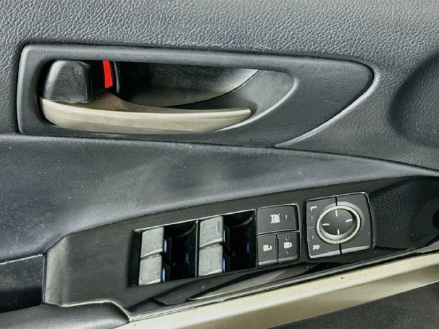 Used 2019 Lexus IS 300 RWD image 21