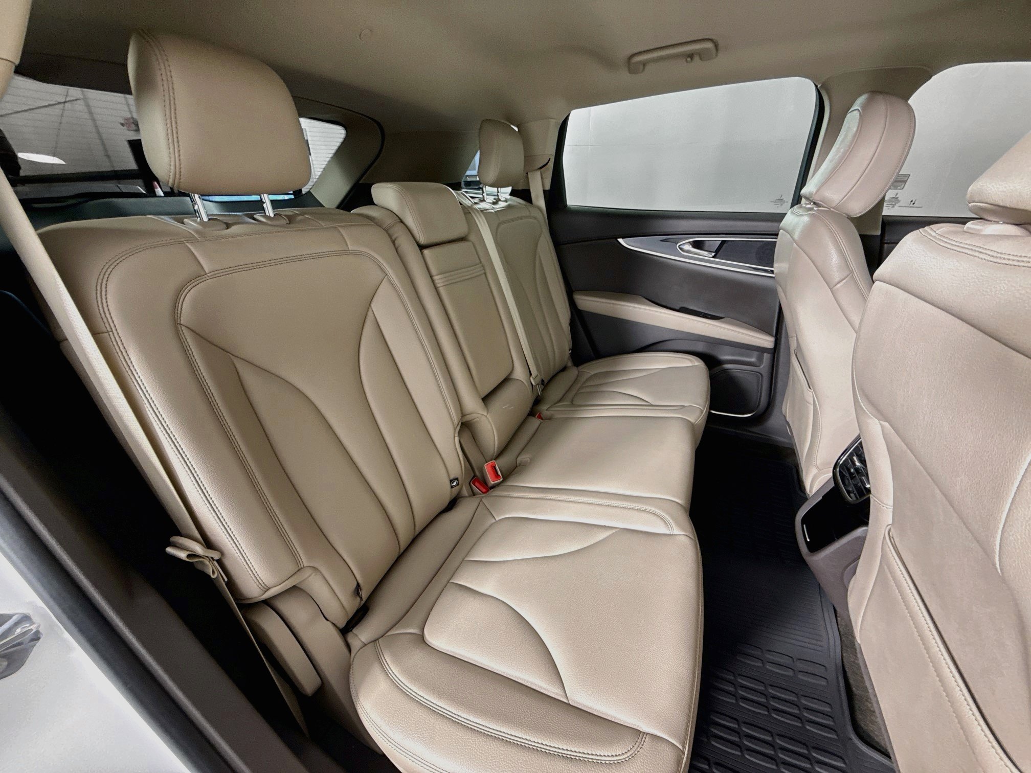 Used 2022 Lincoln Nautilus FWD w/ Premium Package image 25
