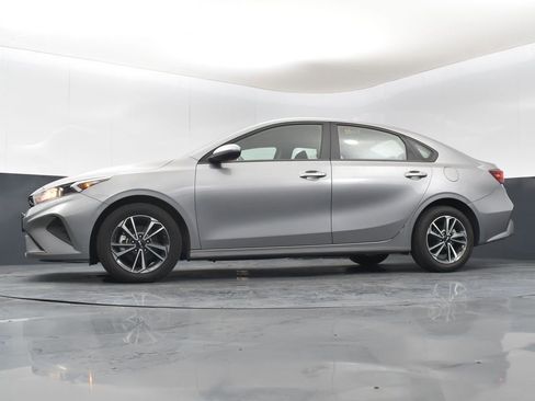 Used 2024 Kia Forte LXS image 12