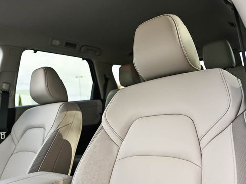 New 2025 Nissan Pathfinder SL image 21