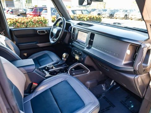 Used 2022 Ford Bronco Outer Banks image 17