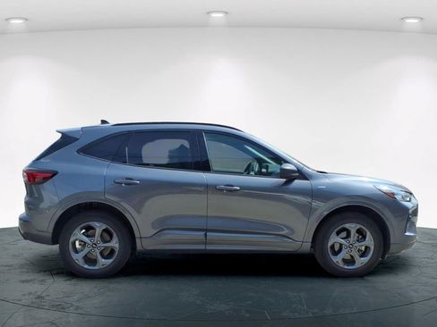 Used 2024 Ford Escape ST-Line w/ Tech Pack #1 AWD/4WD image 8