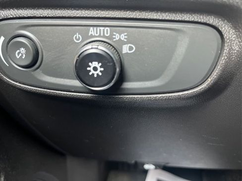 Used 2023 Chevrolet Equinox LT image 18