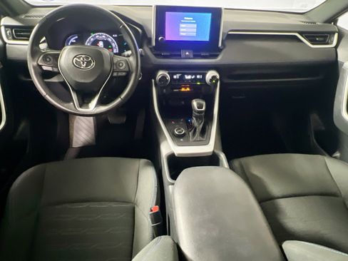 Used 2023 Toyota RAV4 SE image 30