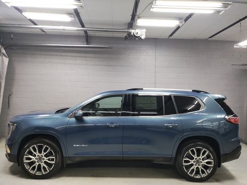 New 2026 GMC Acadia Denali Ultimate w/ LPO, Floor Liner Package image 18