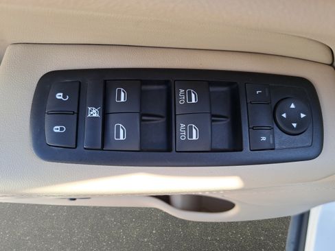 Used 2014 Jeep Grand Cherokee Limited image 28