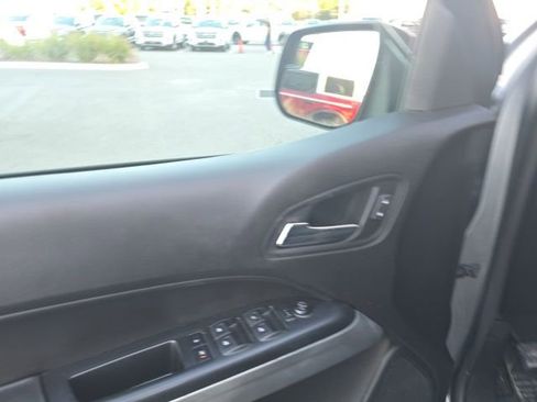 Used 2018 Chevrolet Colorado LT w/ Safety Package image 12