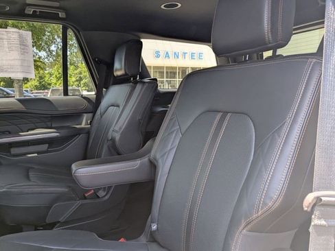 Used 2023 Ford Expedition Platinum AWD/4WD image 27