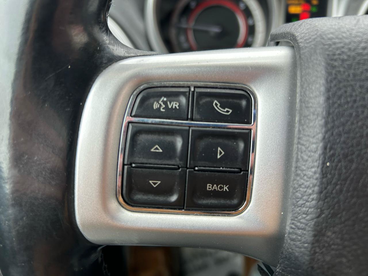 Used 2018 Dodge Journey SE FWD image 19