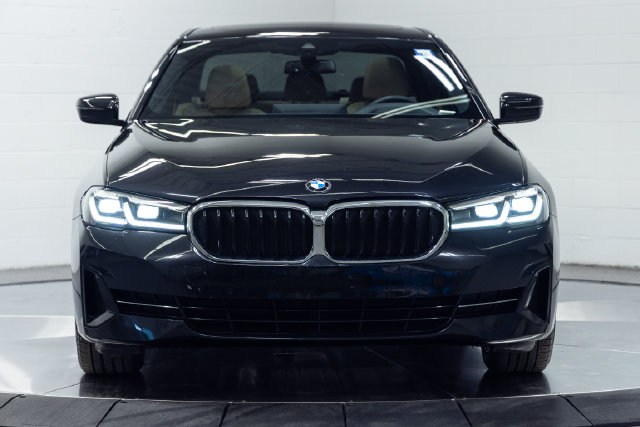 Certified 2022 BMW 530i xDrive w/ Premium Package AWD/4WD image 5