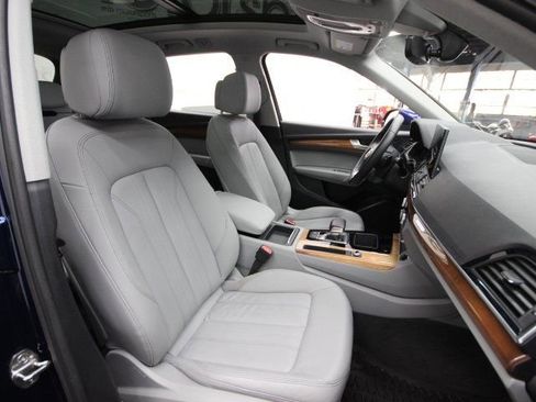Used 2022 Audi Q5 2.0T Premium w/ Convenience Package image 21