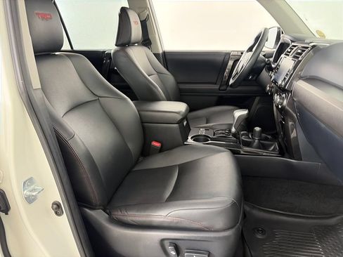 Used 2021 Toyota 4Runner TRD Off-Road Premium w/ Moonroof Package AWD/4WD image 32