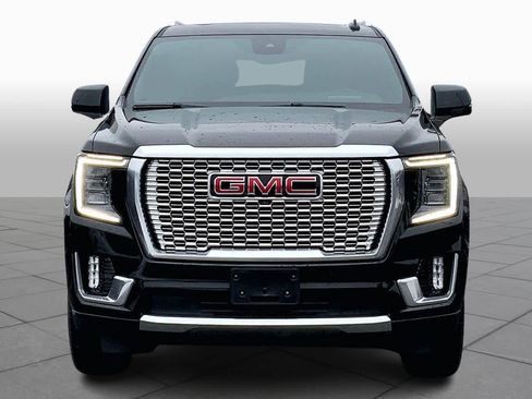 Used 2023 GMC Yukon XL Denali w/ Denali Reserve Package image 4