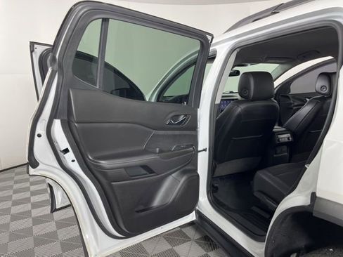 Used 2023 GMC Acadia SLT w/ Elevation Edition image 41