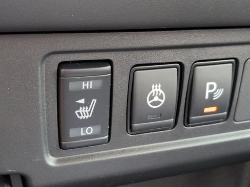 Used 2024 Nissan Frontier SL w/ Technology Package RWD image 23