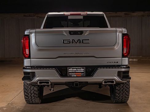 Used 2025 GMC Sierra 1500 AT4 w/ AT4 Premium Package AWD/4WD image 8