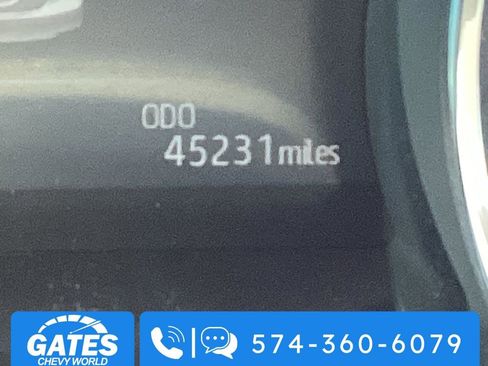 Used 2020 Toyota Camry LE image 4