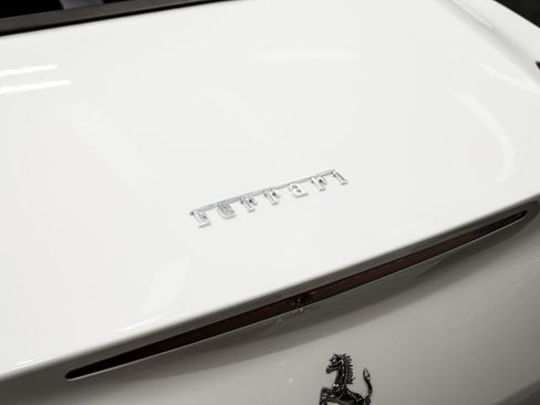 Used 2014 Ferrari California image 46