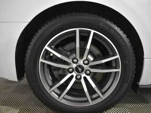 Used 2017 Ford Mustang GT RWD image 33
